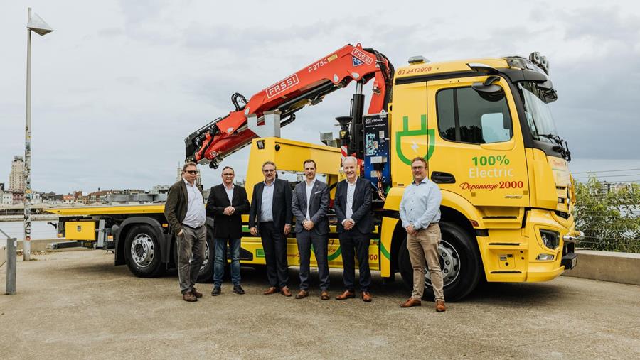 Van Mossel levert eerste elektrische takelwagen voor Depannage 2000